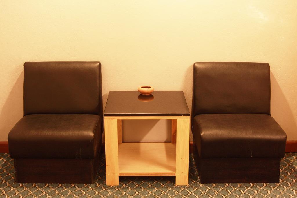 Pradipat Hotel Банкок Екстериор снимка
