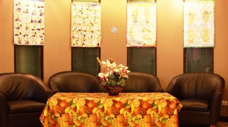 Pradipat Hotel Банкок Екстериор снимка